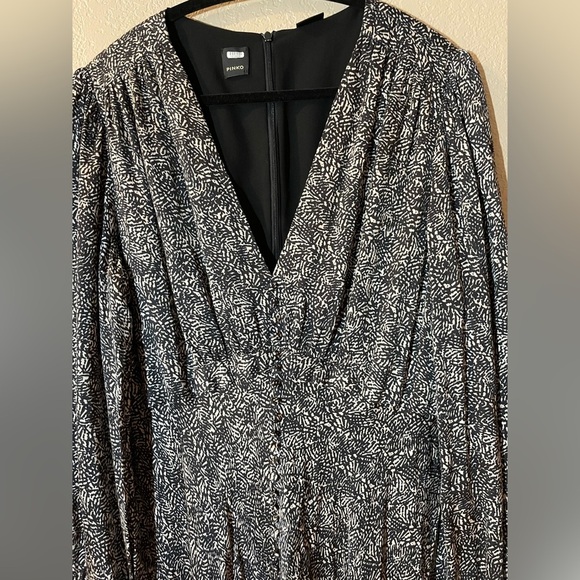 Pinko Elegant Black and White Women's Dress - Picture 4 of 10